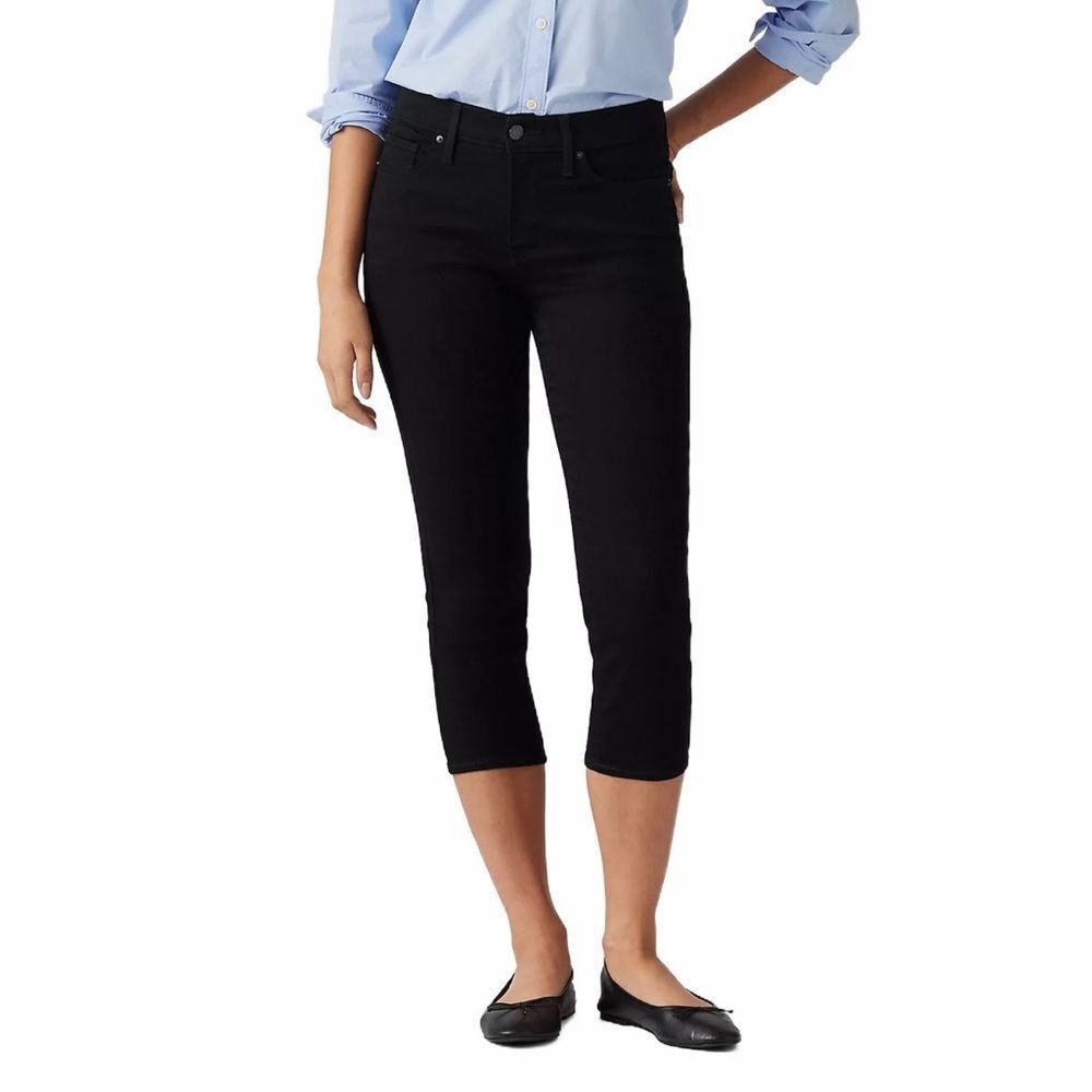 Levi's Black Women’s Classic Denim Capris